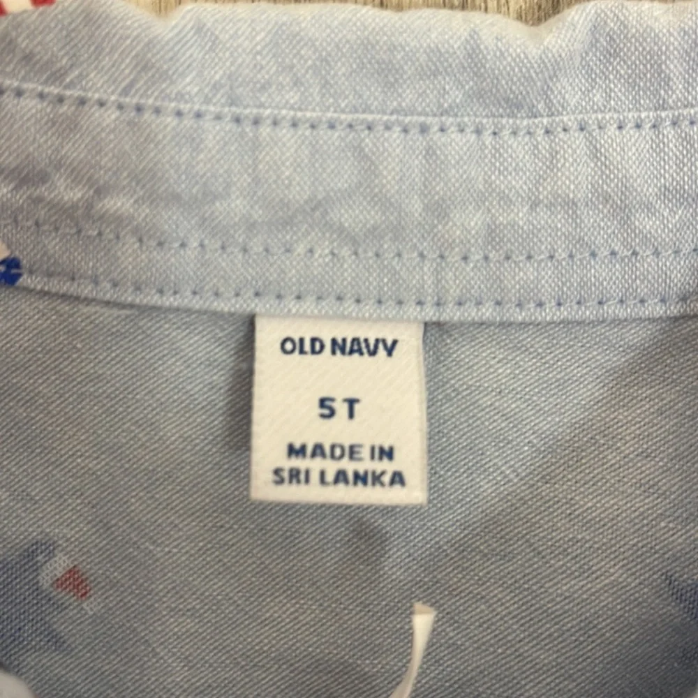 Old Navy Boys 5T Holiday Button Down With Bow Tie